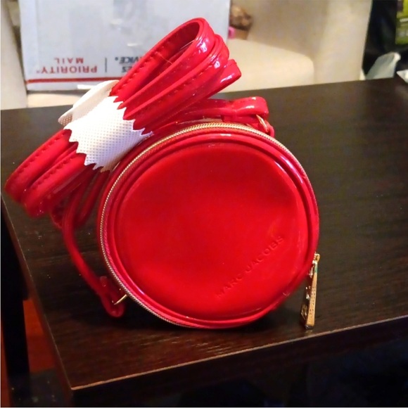 Marc Jacobs Mini 4" Red Patent Leather Crossbody Canteen Bag. - Picture 2 of 6